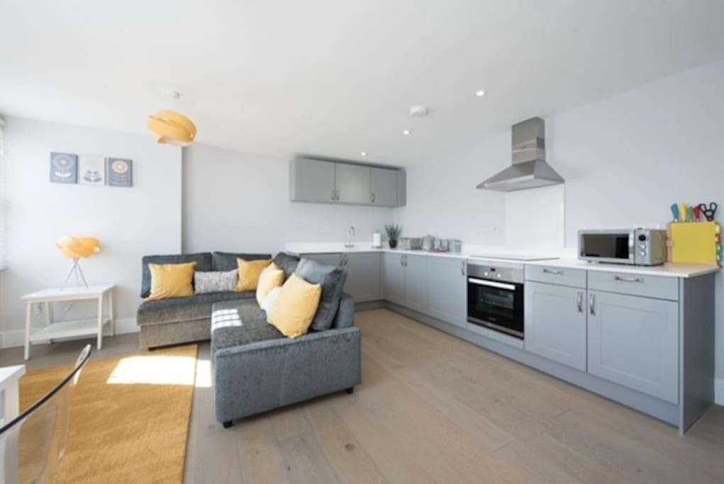 Beautiful, Spacious 1 Bed Flat