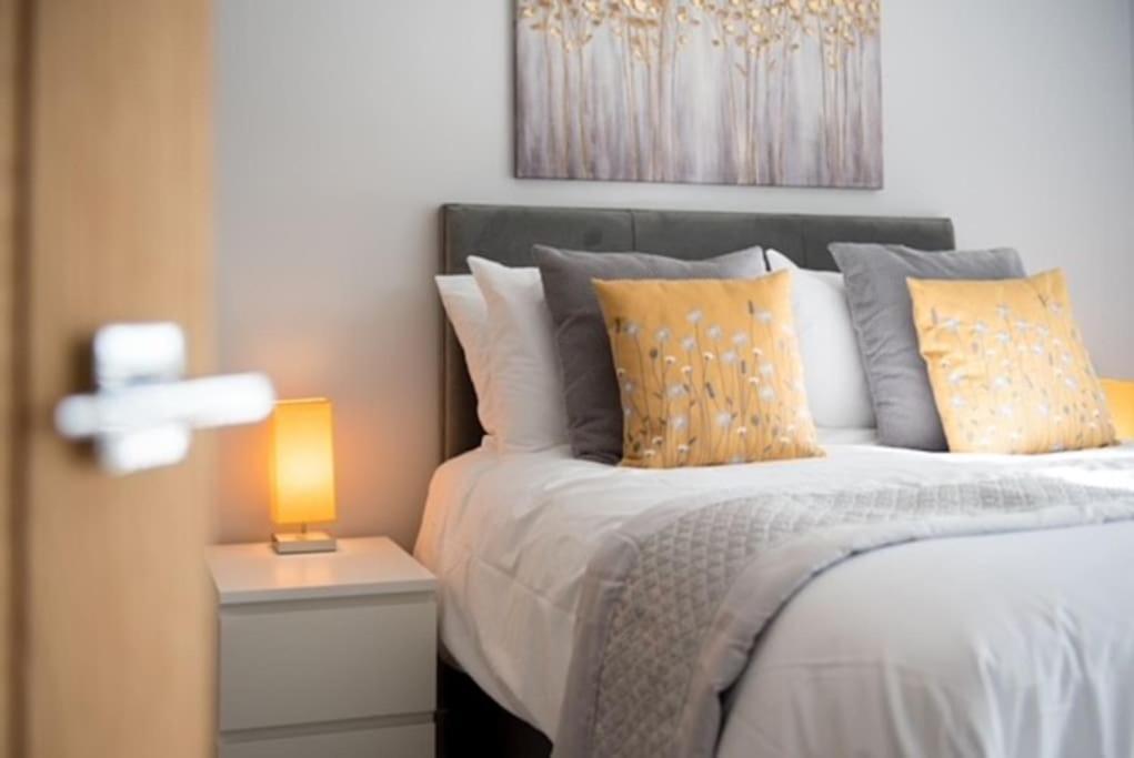 Beautiful, Spacious 1 Bed Flat Apartment *