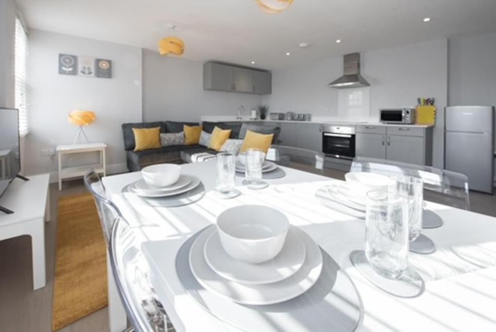 Beautiful, Spacious 1 Bed Flat Apartment